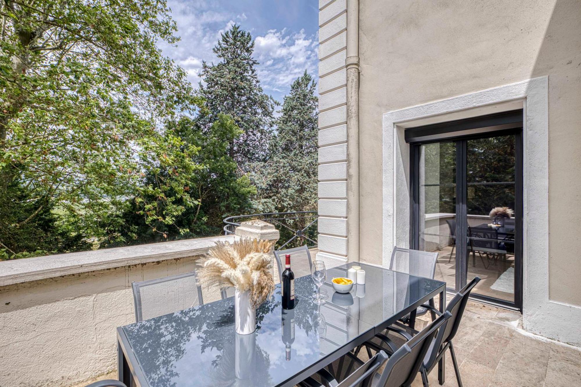 1 - Grand Appartement Spacieux Dans Un Chateau Du 17Eme Siecle, A 15Min De Lyon Vourles Bagian luar foto
